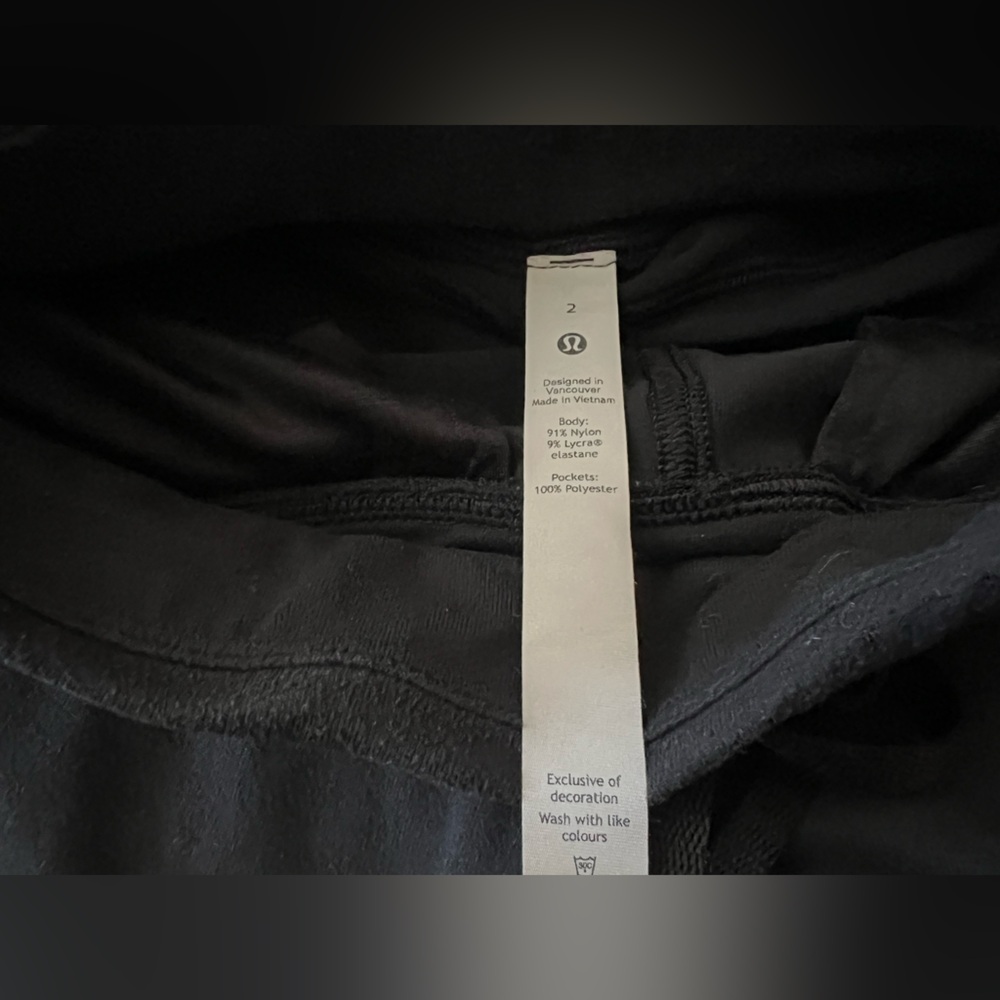 Lululemon Ready to Rulu High-Rise Cropped Jogger
Black size 2 soft comfy - Picture 5 of 6